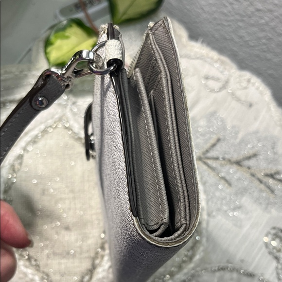 Michael Kors Jet Set Travel Large Logo Double Zip Wristlet - Picture 10 of 10